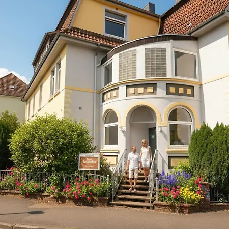 Staylight Mit 3 Schlafzimmern, Fruehstueck, Zentrale Lage, Parkplatz, Kueche Und Kaffee * Τσέλε